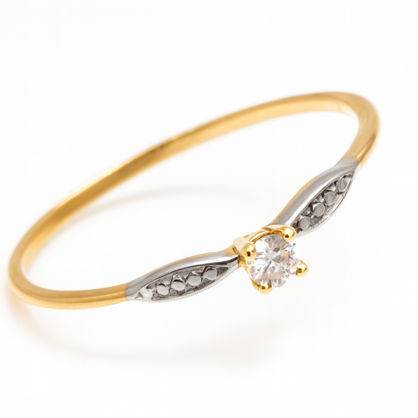 Anel Solitário com Ouro Branco