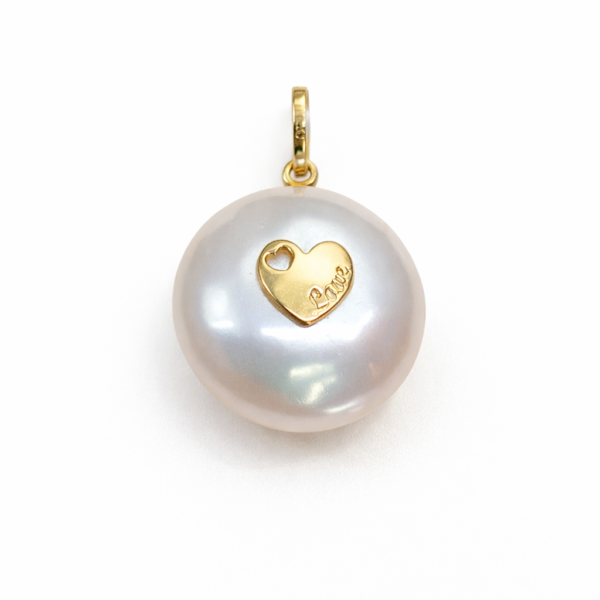 Pingente Bola em Madrepérola com Coração