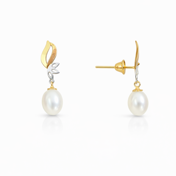 Brinco Folha com Ouro Branco e Pérola Biwa