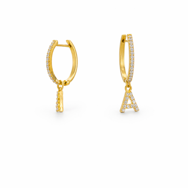 Argola Oval com Letra A e Pedras